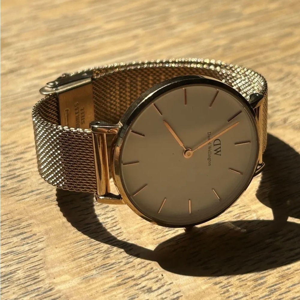 DANIEL WELLINGTON WOMENS WATCH